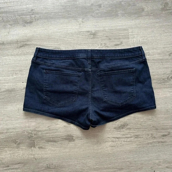 Express shorts size 16 low rise - Picture 2 of 4